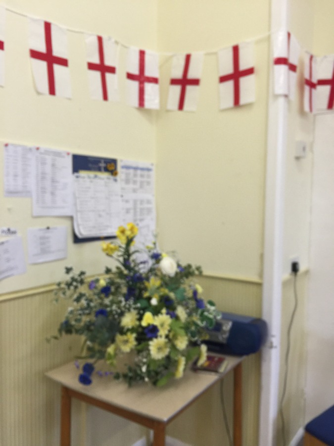 Flower display to brighten the hall